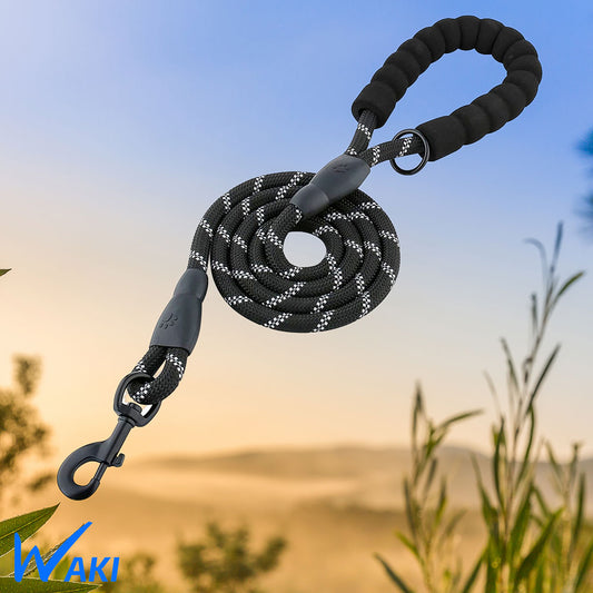 Notre laisse en corde pour chien offre une résistance exceptionnelle tout en restant confortable pour votre animal de compagnie.